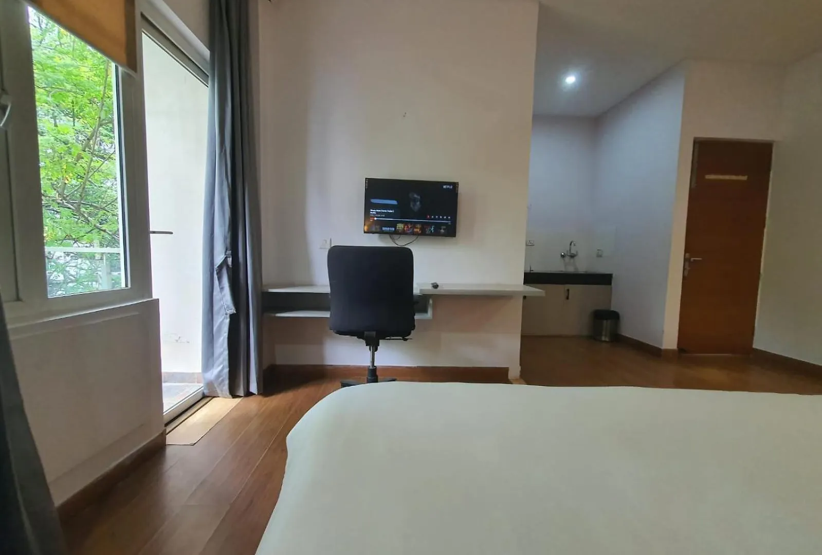 Mallenzo Suites Dlf Phase 1 Gurgáon 4*,  India