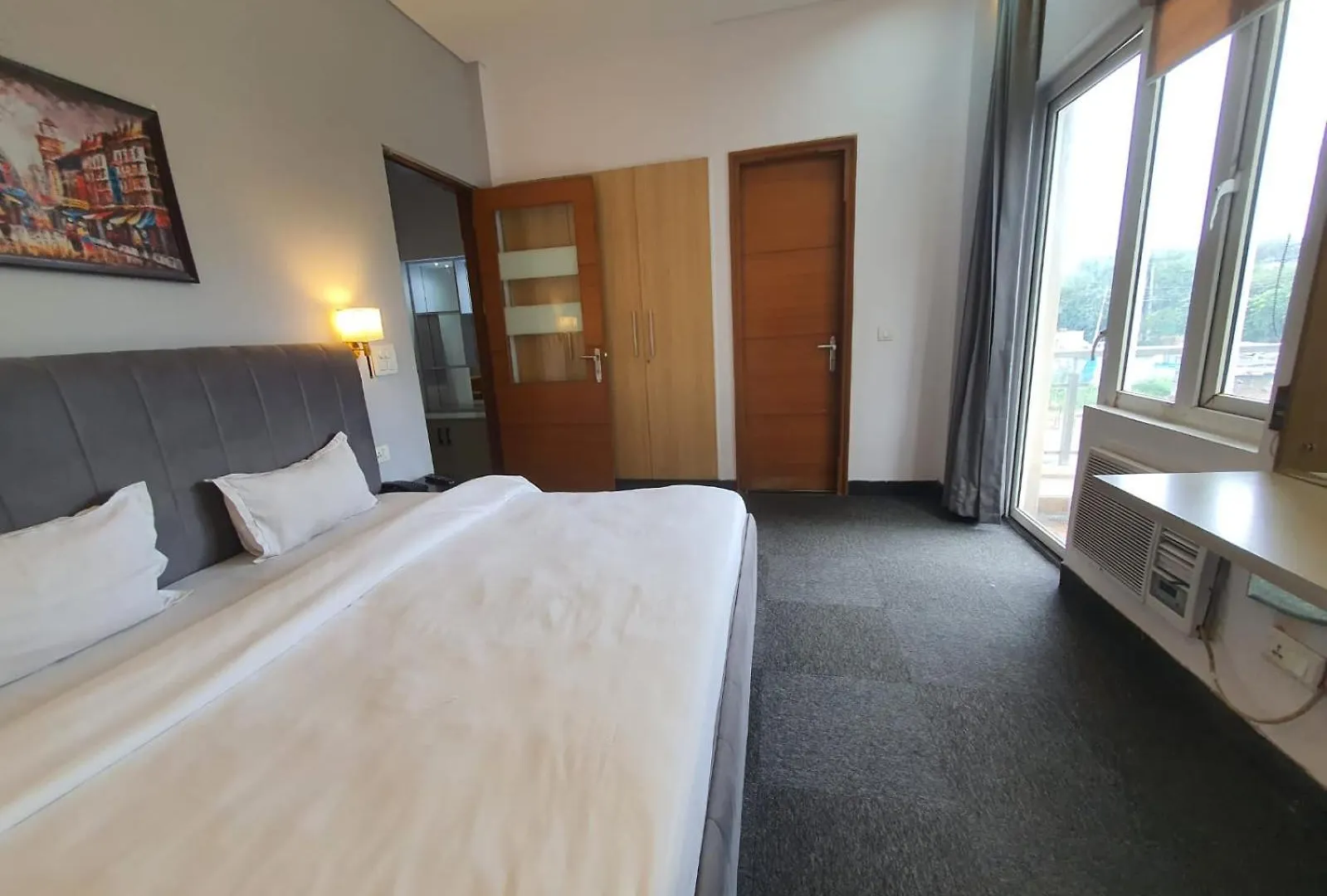 Mallenzo Suites Dlf Phase 1 Gurgáon Szálloda