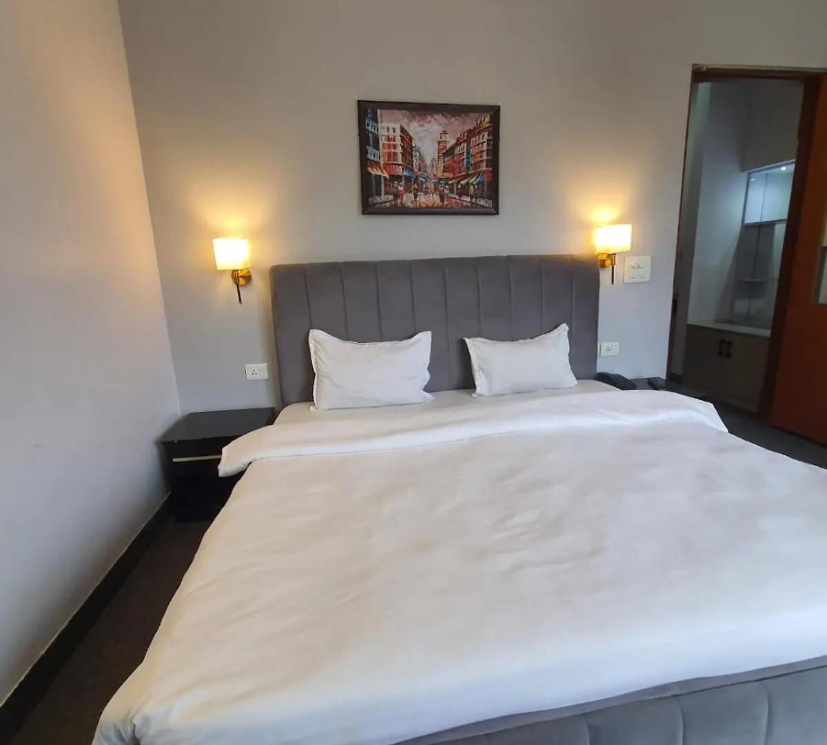 Otel Mallenzo Suites Dlf Phase 1 Gurgaon