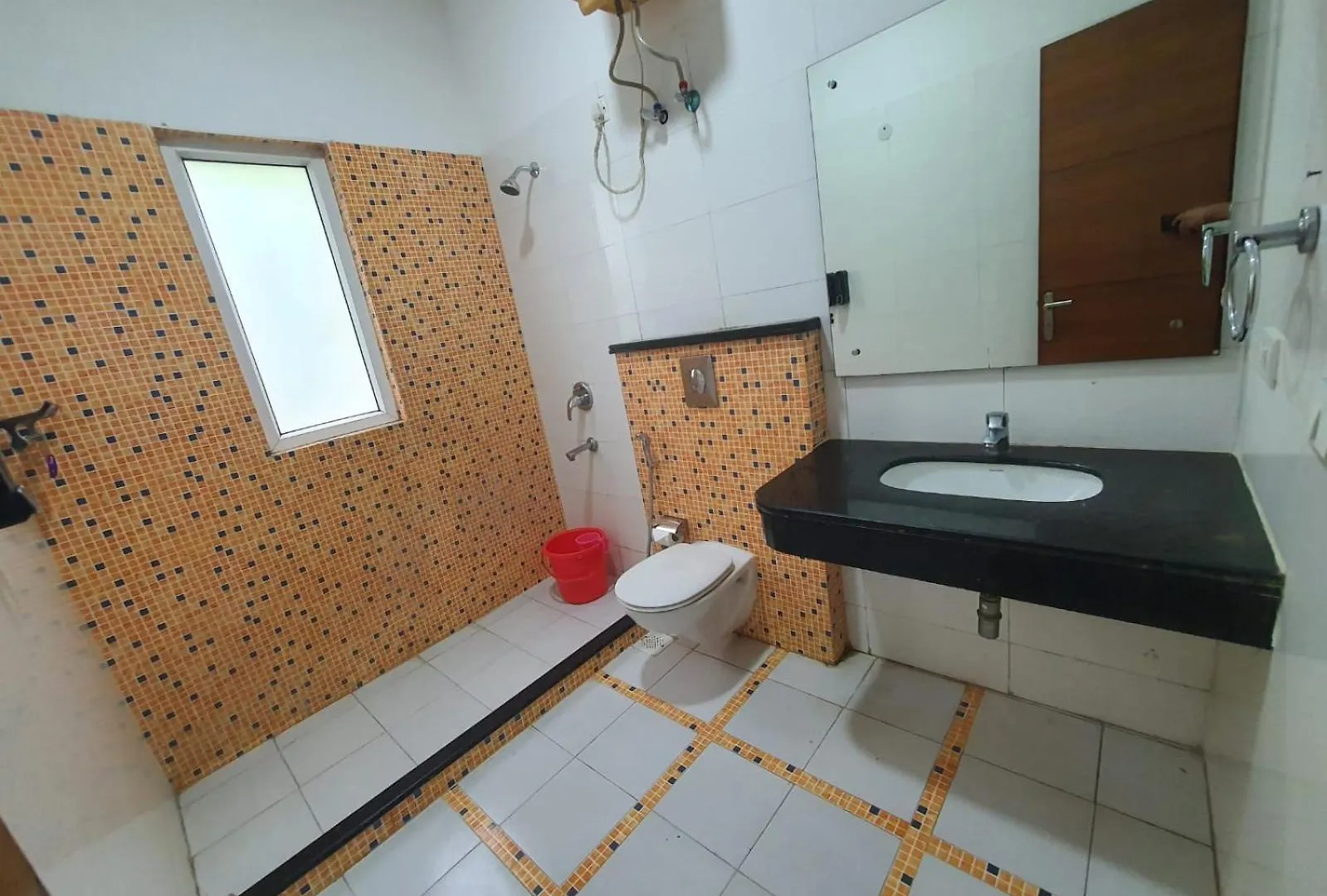 Mallenzo Suites Dlf Phase 1 Gurgaon Otel